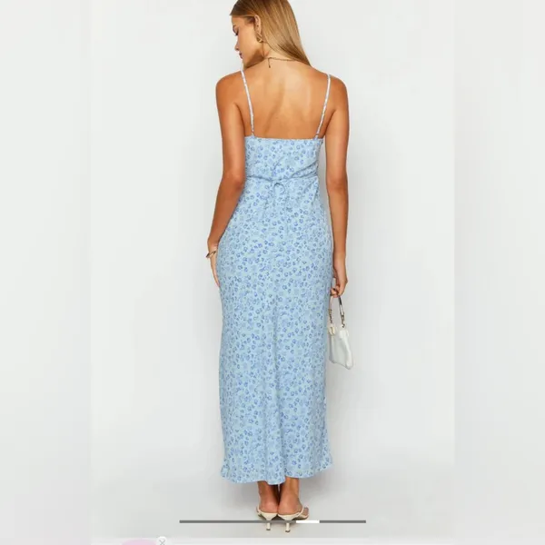 Beginning Boutique Renesmee Blue Floral Print Maxi Dress - Image 5