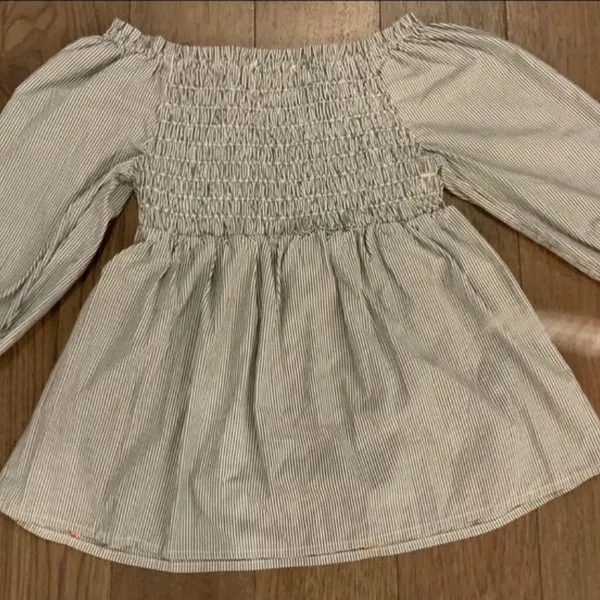 Floral smocked shirt size XL - Image 2