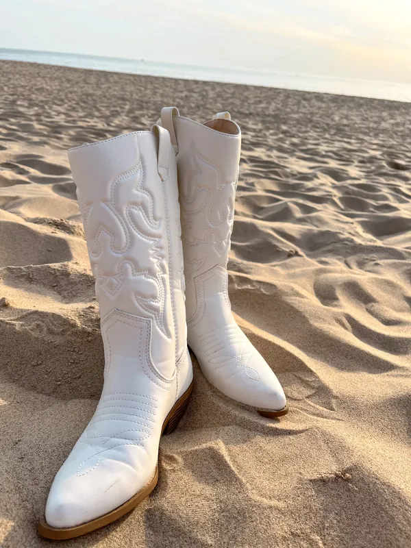 Cowgirl boots White Size 8.5 - Image 3
