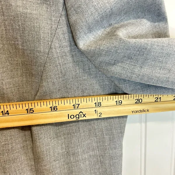 Austin Reed Classic Gray Women's Blazer vintage. USA long sleeve size S. - Image 10