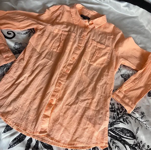 Banana Republic peach button-up blouse - Image 5