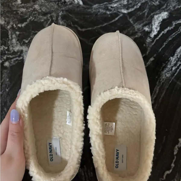 Old Navy Women's Tan Slip-On Shoes - Image 2
