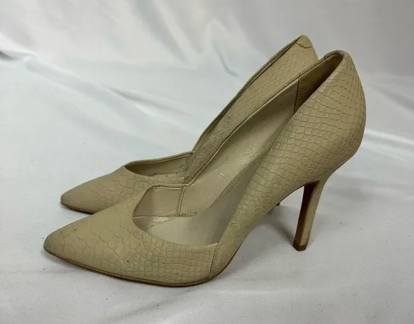 ALDO Faux Snake Skin Print Nude Heels in Size 38.5/8 - Image 2