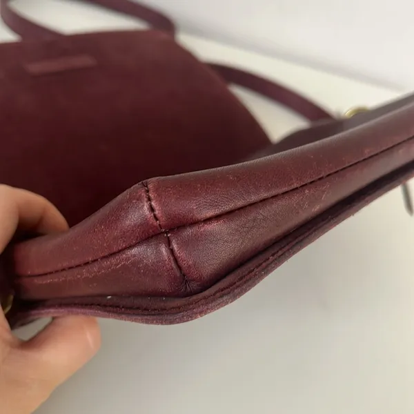 Madewell The Flap Convertible Crossbody Bag in Dark Cabernet - Image 8