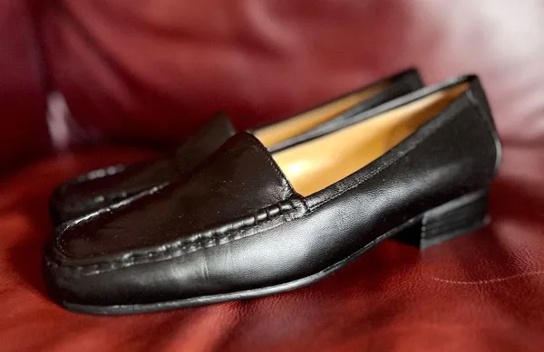 New in Box Vintage Women's Size 7 Bellini Black Leather Flats Loafers - Image 4