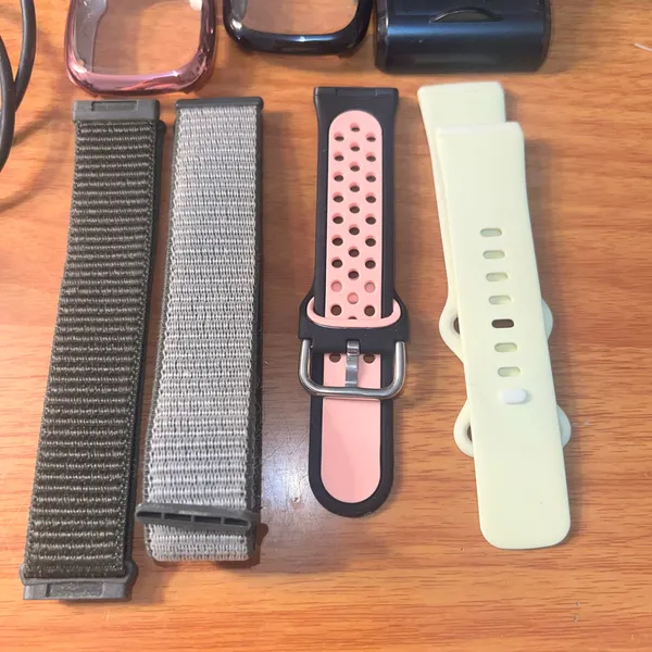 Fitbit Sense Watch, Charger, Faceplate and bands - Image 5