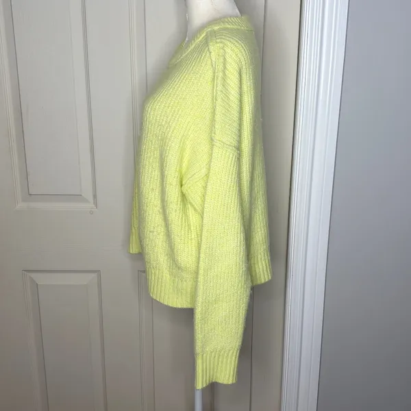 American Eagle Bright Citron Crewneck Sweater Yellow Sz M - Image 3