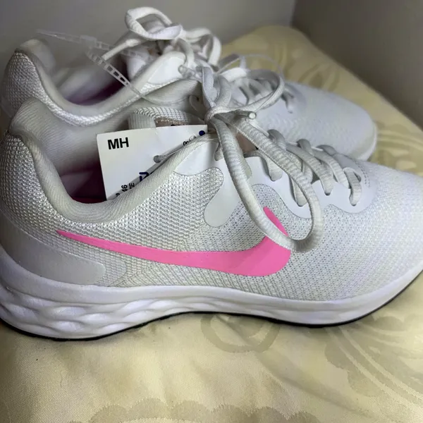 Nike White and Pink revaloution 6 Running Shoes size 5.5 NWT - Image 11