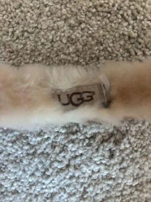 UGG Earmuffs Chestnut Classic Suede - Image 3