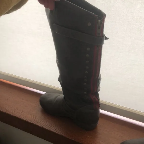 Knee high zip up boots - Image 2