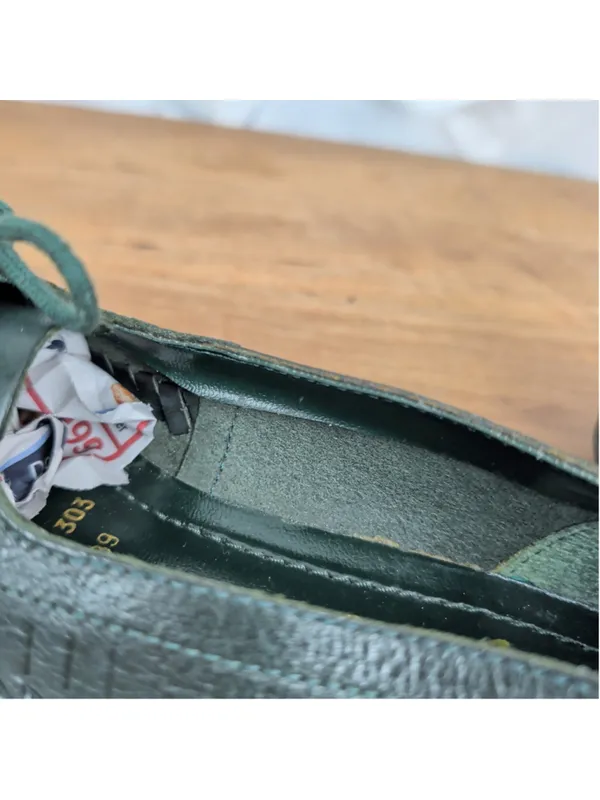 Vintage Deadstock Ladies' Green Woven Leather Lace Up Flats 7 - Image 3