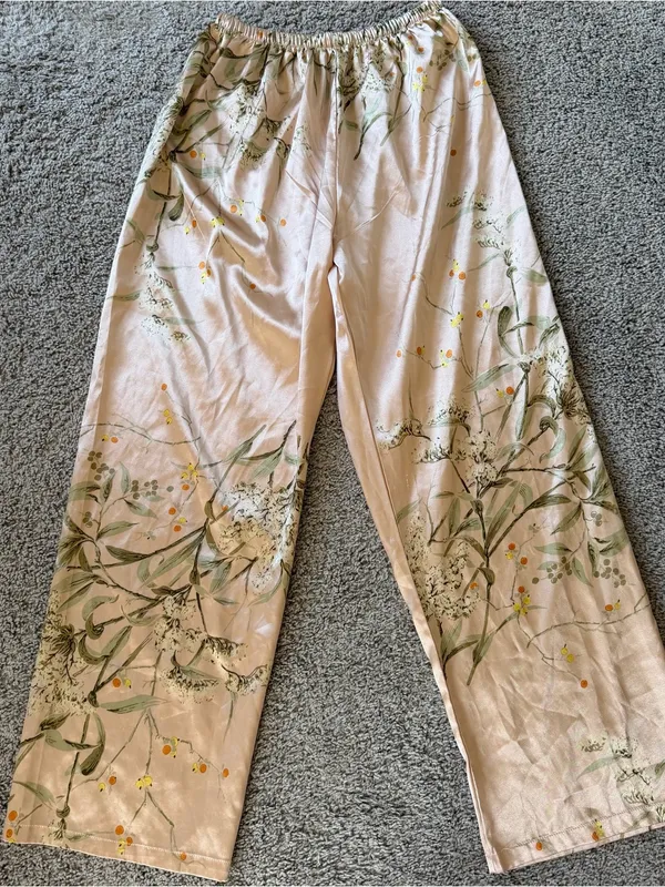 Blush Pink Floral Pajama Bottoms Size Large - Image 2