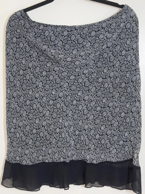 American Vintage Y2K Black Floral Sheer Hem Skirt knee length Indie / Soft Girl - Image 6