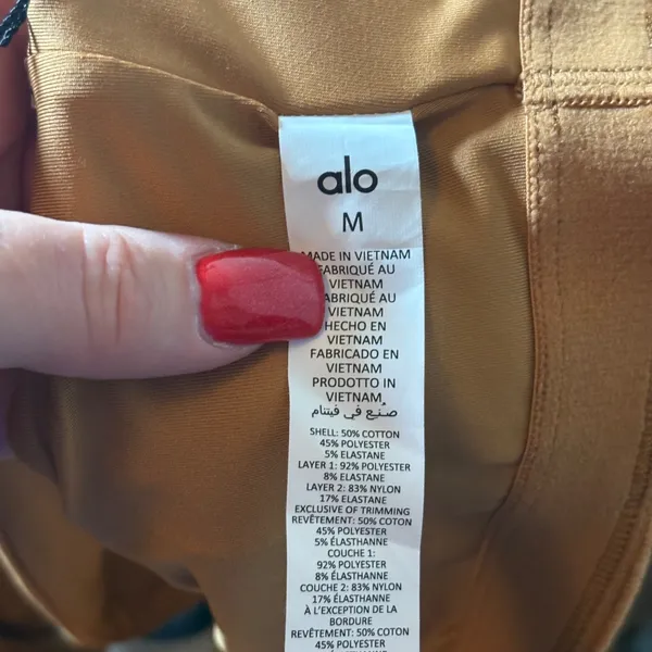 ALO Yoga Micro Corduroy Winter Break Bra Crop Top Toffee Brown. NWT SOLD OUT - Image 4