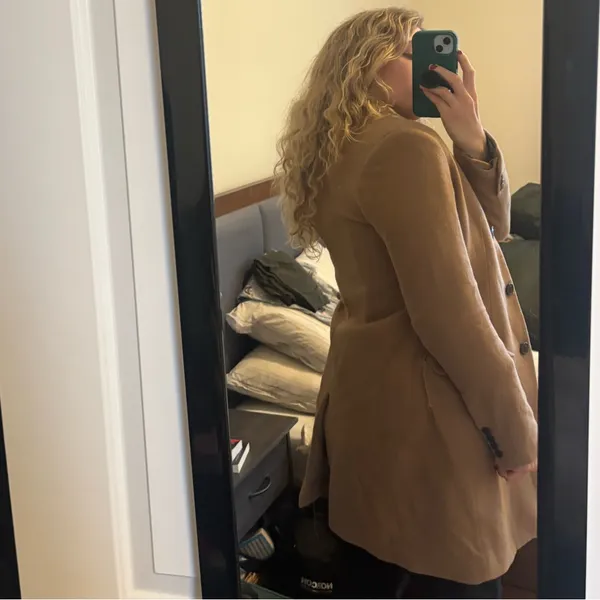 Uniqlo Women's Camel Trench Coat - Image 2