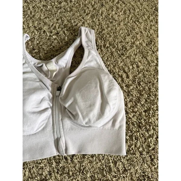 90 Degree Women's‎ Light Gray Front Zip Sports Bra Size Medium - Image 3