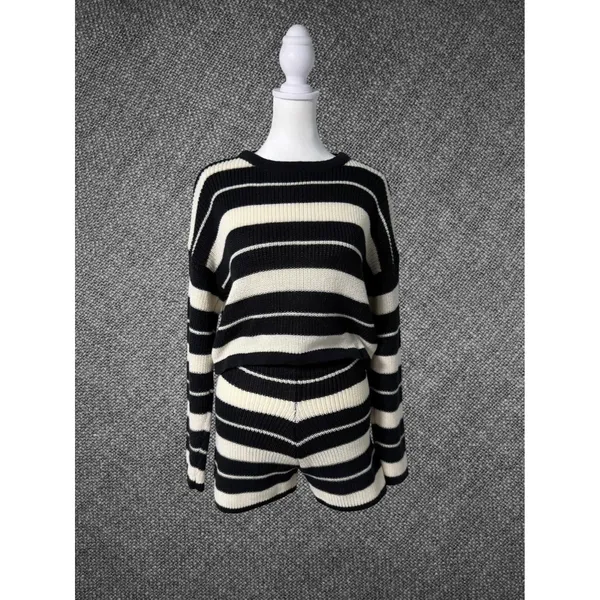 Shein Black And White Striped Knit Two Piece Set Size Small - Image 2