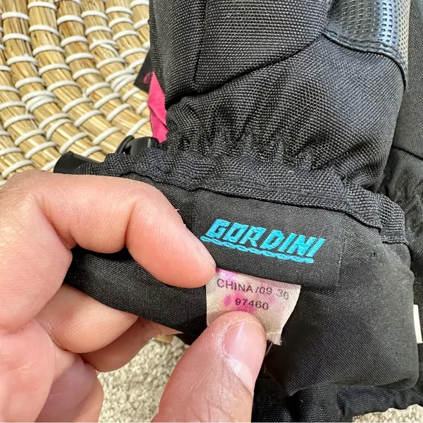 Gordini Women’s Juniors Standard Ultra DriMax Gauntlet Mitten Ski Black Pink M - Image 10