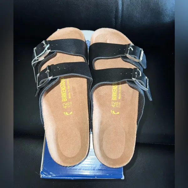 Birkenstock Arizona Size 42 - Image 3