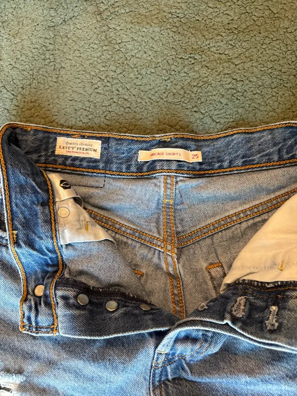 Ribcage Denim Levi’s Shorts - Image 3