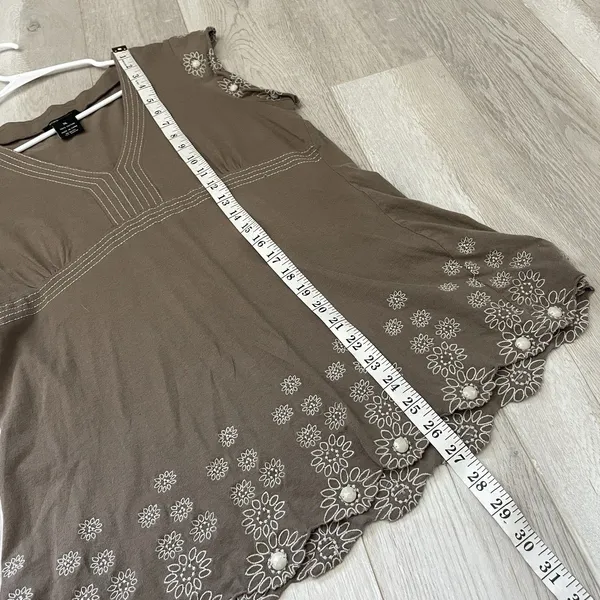 BCBG Max Azria Vintage Embroidered Top v neck sleeveless peplum womens Brown xlarge kidcore y2k - Image 5
