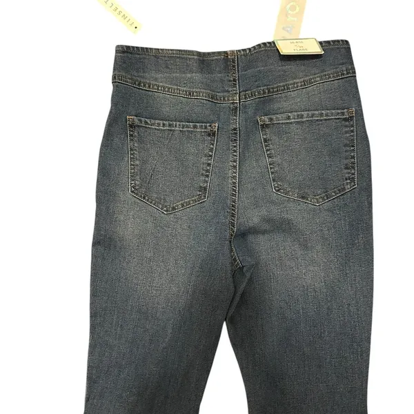 Women's Flared navy JeansNWT By‎ Tinseltown - Image 5