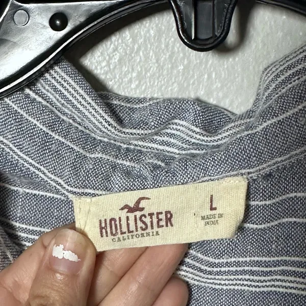Hollister Women Gray Stripes Sleeveless‎ Button Down Shirt size L. - Image 4