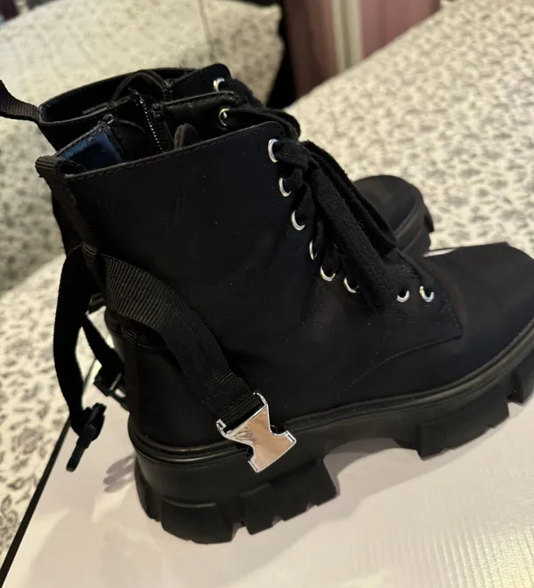 Steve Madden Boots Size 7.5 - Image 5