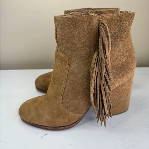 Via Spiga Niurka Dark Natural Suede Fringe Bock Heel Booties Size 9.5 M - Image 2