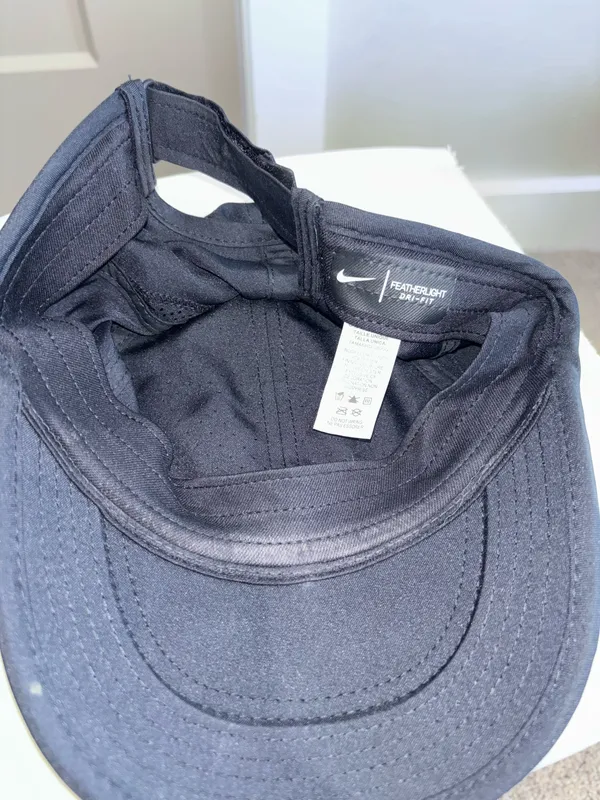 Nike Dri-Fit Black Hat Featherlight - Image 3
