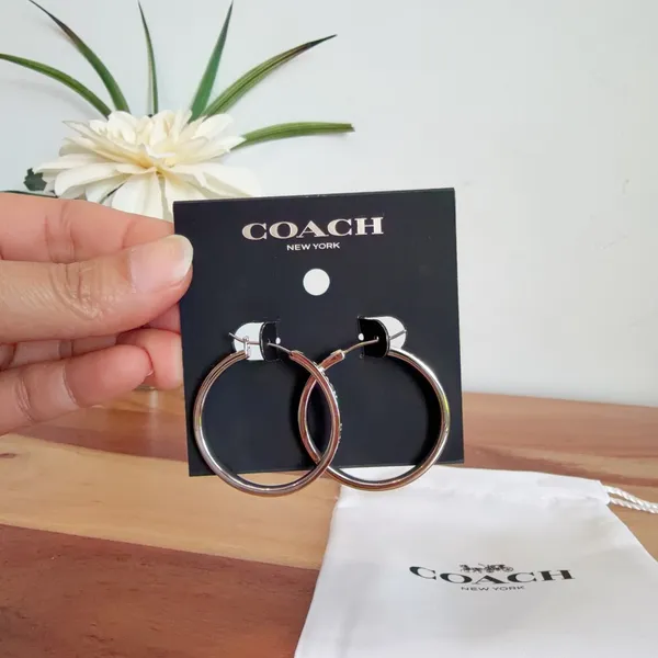 NWT Coach Medium Hoop Earrings‎ in Silver Tone - Image 2