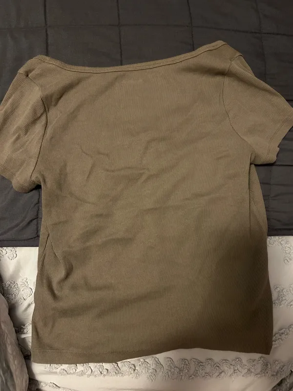 Old Navy top - Image 2