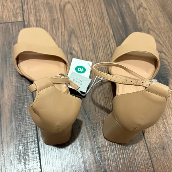 A new day Shelly Heels with Memory Foam Insole tan strappy shoe New - Image 7