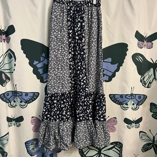 ❗️clearance❗️ Melloday floral skirt - Image 2