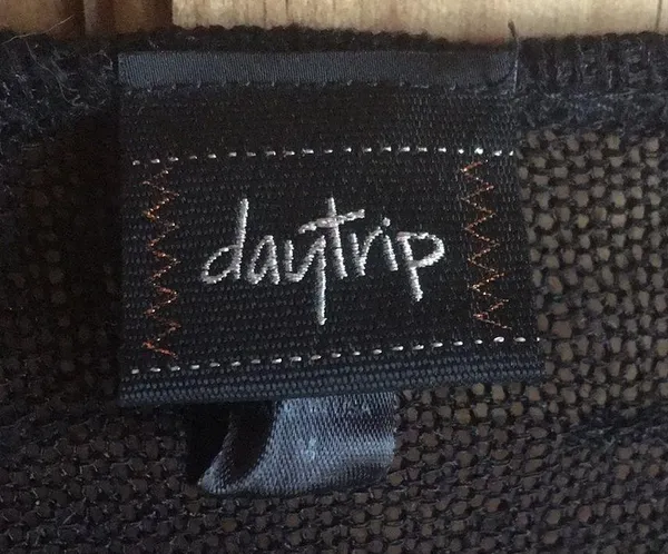 🔵Daytrip Buckle Embellished Black And coral Top! - Image 3
