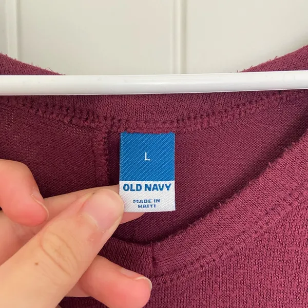 Old‎ Navy women’s stretchy solid colored top — large - Image 2