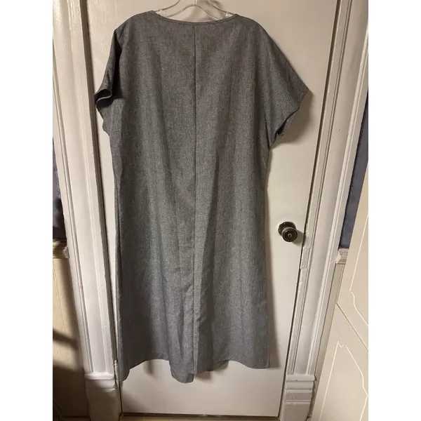 Emery Rose Size M‎ Grey Flowey Midi Length Dress - Image 6