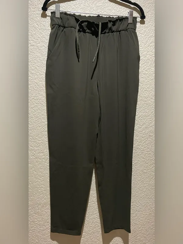 Lululemon Stretch High Rise Pants 7/8 Length Dark Olive Size 6 - Image 5