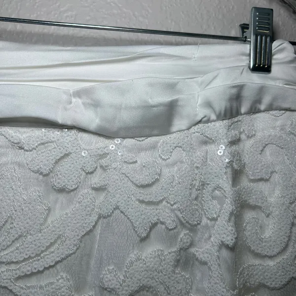 Naked Wardrobe White Sequin Lace Mini Skirt Ruched Satin Waist Pleated S nwot - Image 3