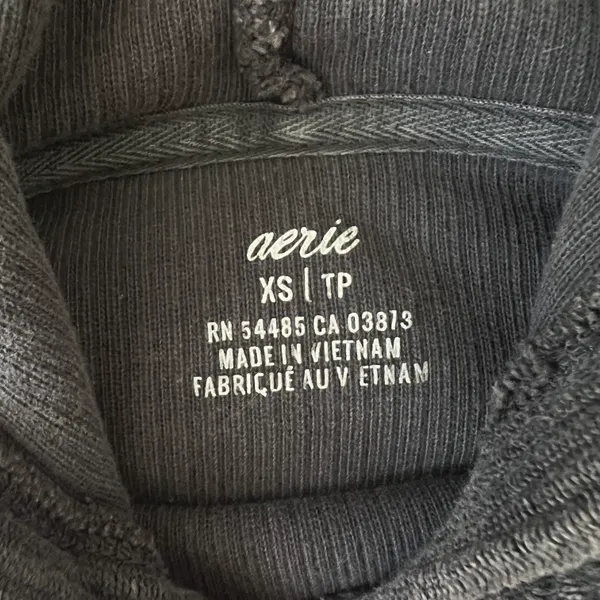 Charcoal Ribbed Crop Hoodie - Image 4