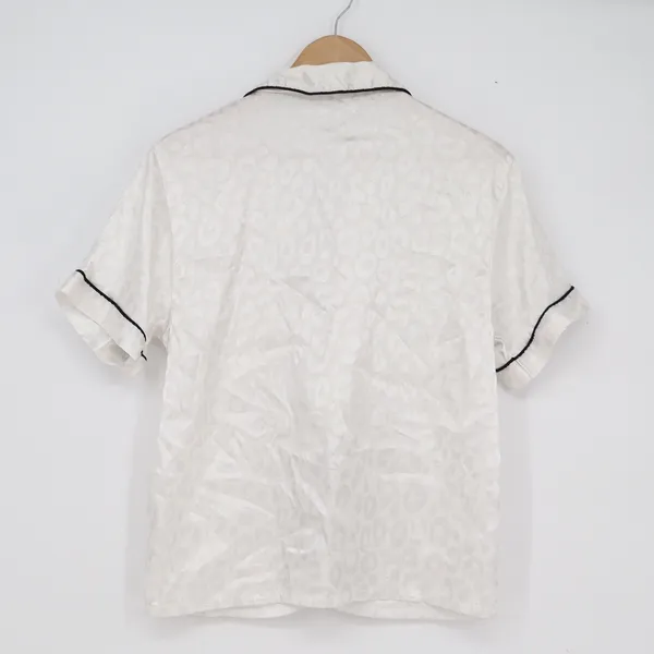 White Leopard Jacquard Satin Pajama Top Short Sleeve Black Piping Small - Image 4