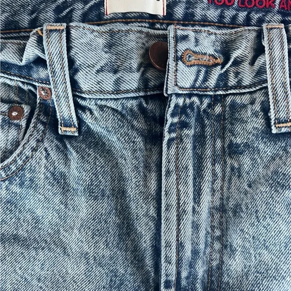 Alice + Olivia Blue Denim Jeans - Image 4