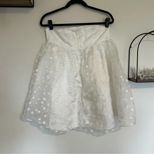 Lulus White‎ Flower Dot Strapless Super Mini Dress Size Small - Image 2