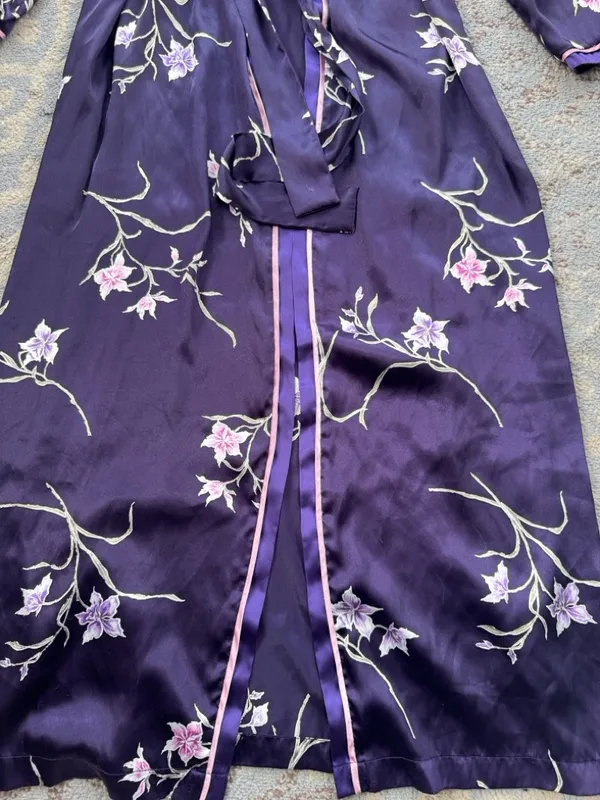 Oscar de la Renta Satin Floral Robe Purple Large - Image 4