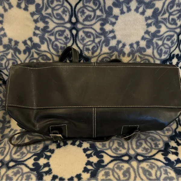 Kenneth Cole Reaction Black Leather Purse - Image 8