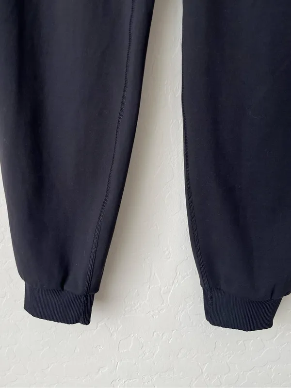 Vuori daily jogger pants black medium - Image 6