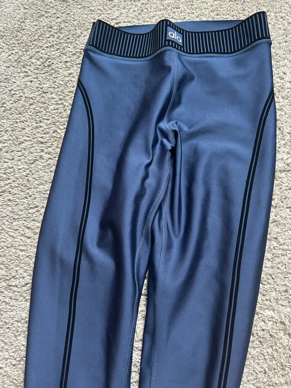 Alo Leggings Yoga - Image 4