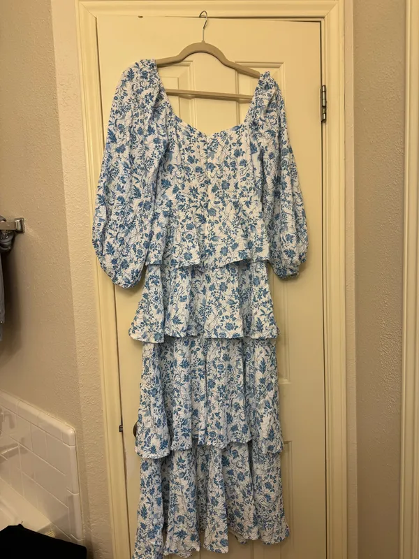 Boutique Blue and white floral maxi long sleeve with ruffle skirt - Image 5