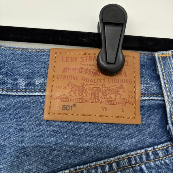 Levi's 501 Distressed Cut Off Medium Wash Denim Button Fly Short 25 Festival - Image 5