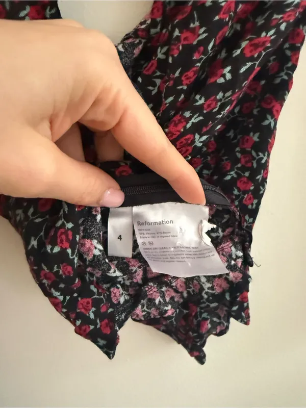 Reformation Black Red Floral Ruffle 3/4 Length Sleeve Crop Top - Image 4
